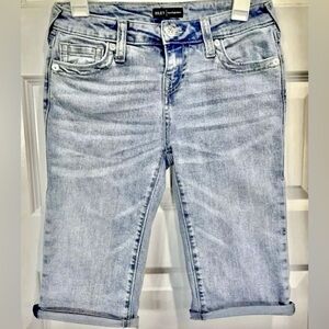 True Religion Riley Women’s Size 26 Denim Shorts Knee Length (pics) Bermuda. EUC